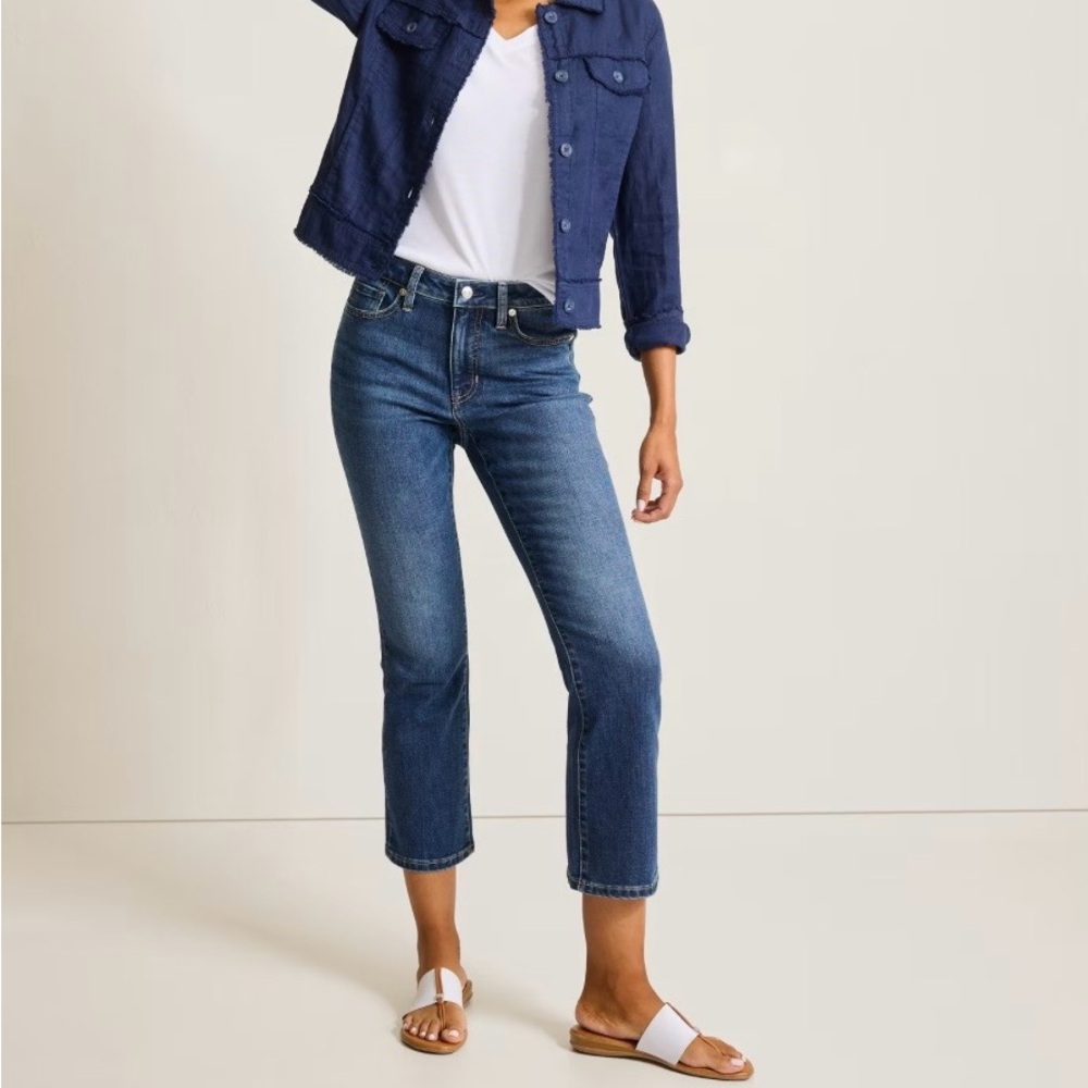 Tommy Bahama Women's Mid-Rise Cropped Mini Bootcut Jeans size 8